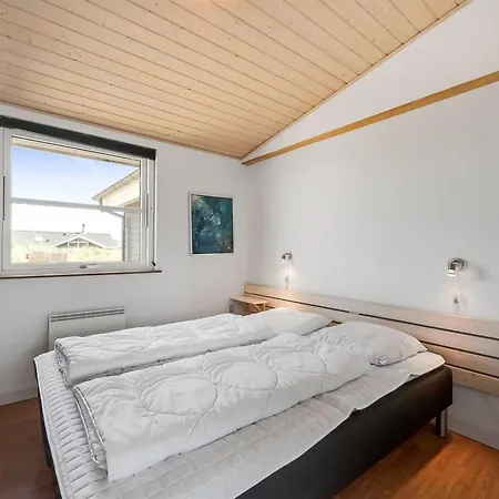 Temelko - 200m From The Sea By Interhome