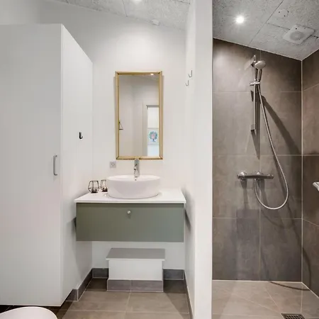 Temelko - 200m From The Sea By Interhome