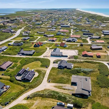 Temelko - 200m From The Sea By Interhome